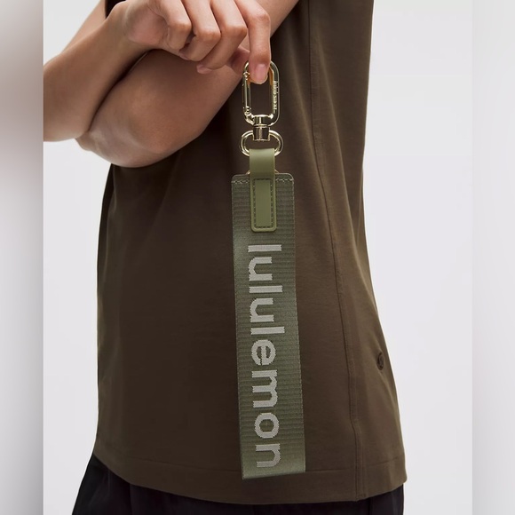 NWT NEVER LOST KEYCHAIN Bay Leaf/Light Ivory BALF/LTIV - Lululemon OOS ONLINE! - Picture 2 of 6